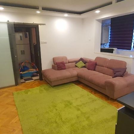 Modern Lägenhet Piteşti Exteriör bild
