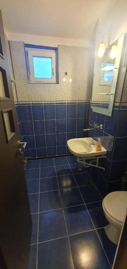 Modern Lägenhet Piteşti Exteriör bild